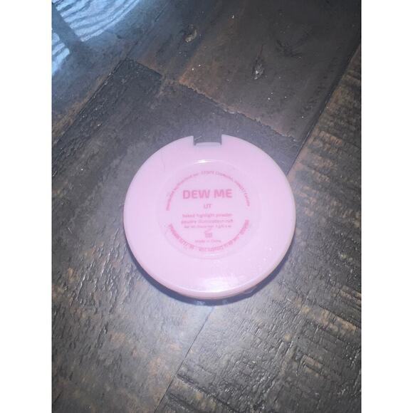 Estate Dew Me Baked Highlighter Powder in Lit- NEW FULL Size - Picture 2 of 3